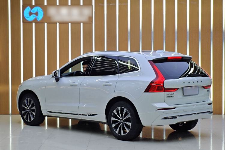 Used Volvo XC60 2023 B5 4x4 Smart Luxury Edition Exterior 3