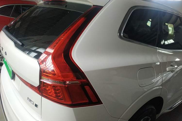 Used Volvo XC60 2023 B5 4x4 Smart Luxury Edition Exterior 3