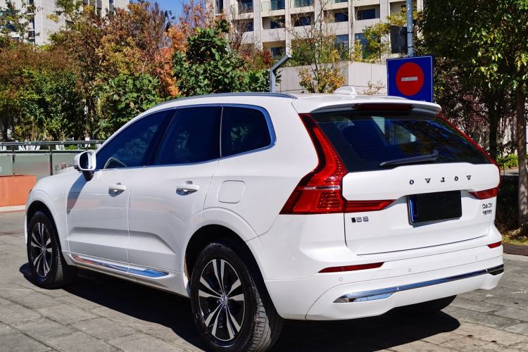 Used Volvo XC60 2023 B5 4x4 Smart Luxury Edition Exterior 4