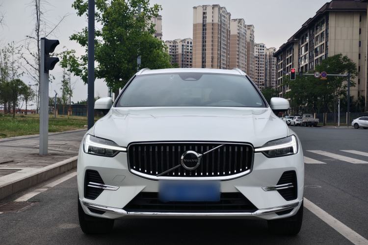Used Volvo XC60 2023 B5 4x4 Smart Luxury Edition Exterior 4