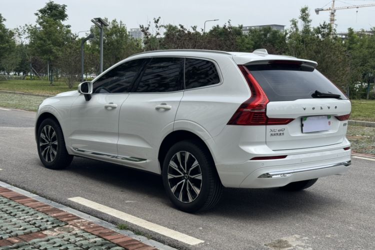 Used Volvo XC60 2023 B5 4x4 Smart Luxury Edition Exterior 5