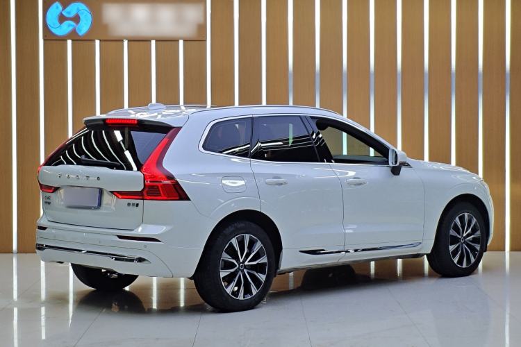 Used Volvo XC60 2023 B5 4x4 Smart Luxury Edition Exterior 5