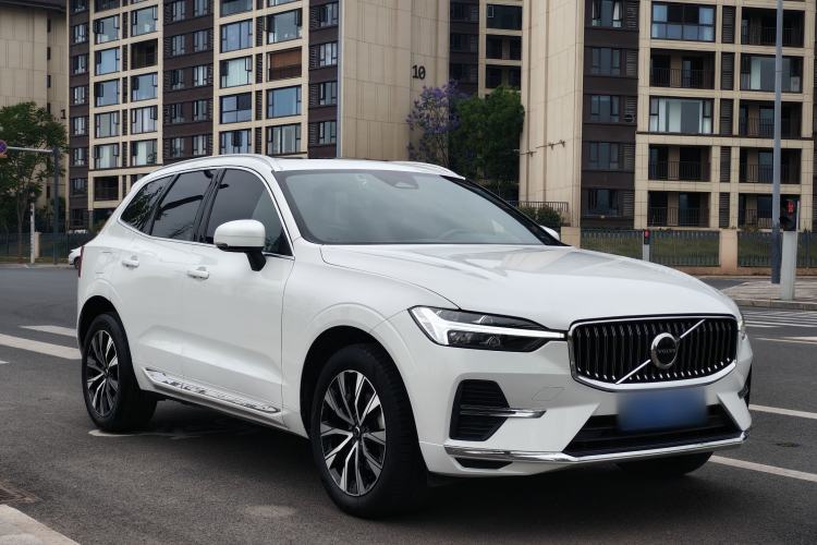 Used Volvo XC60 2023 B5 4x4 Smart Luxury Edition Exterior 5