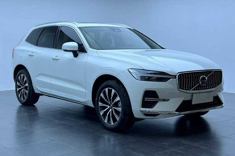 Used Volvo XC60 2023 B5 4x4 Smart Luxury Edition Exterior 6