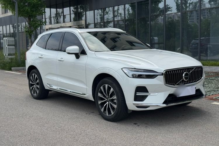 Used Volvo XC60 2023 B5 4x4 Smart Luxury Edition Exterior 7