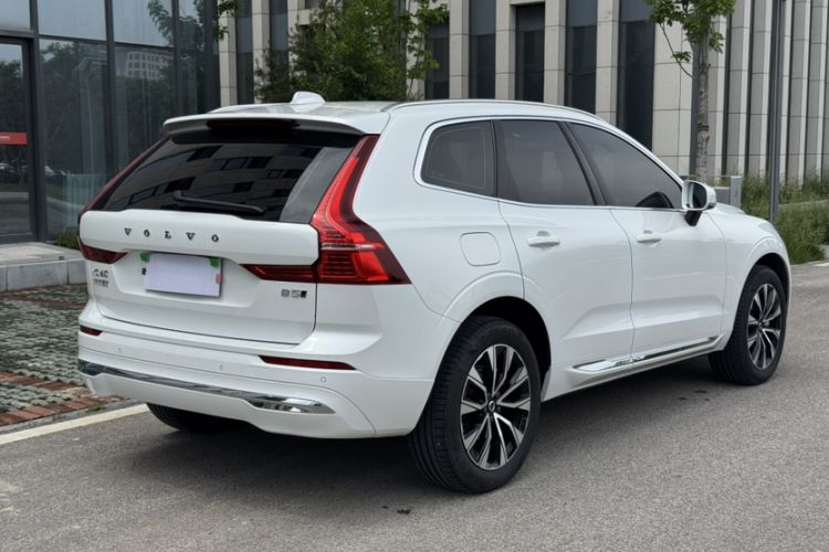 Used Volvo XC60 2023 B5 4x4 Smart Luxury Edition Exterior 7