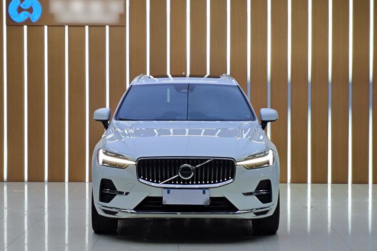 Used Volvo XC60 2023 B5 4x4 Smart Luxury Edition Exterior 7