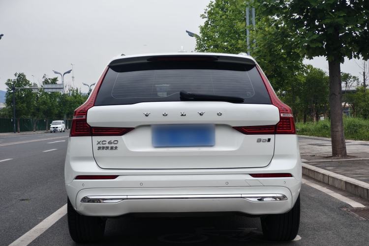 Used Volvo XC60 2023 B5 4x4 Smart Luxury Edition Exterior 8