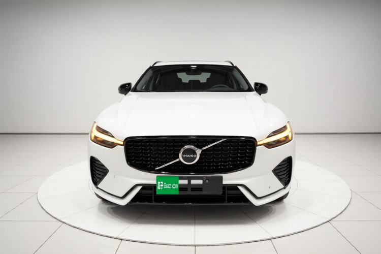 Used Volvo XC60 2023 B5 4x4 SmartDrive Sport Edition Front