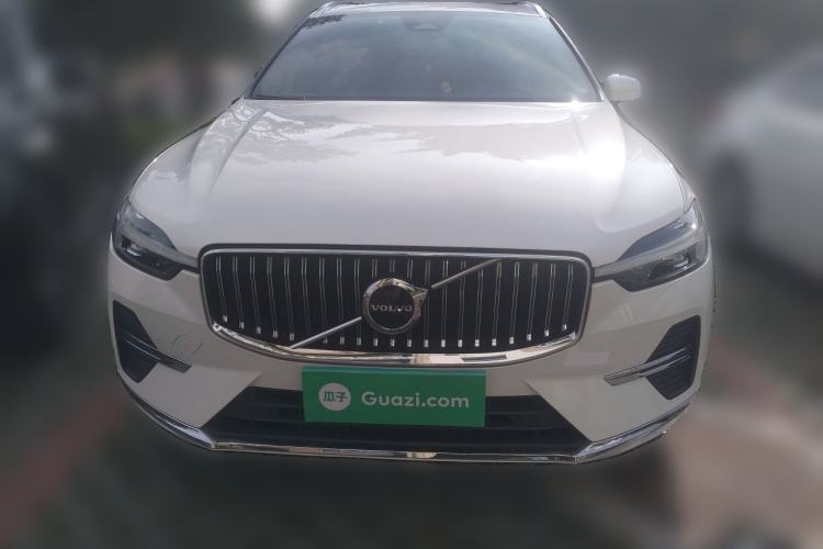 Used Volvo XC60 2023 B5 4x4 Smart Luxury Edition Front