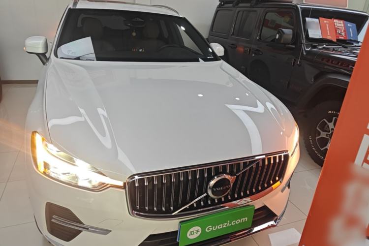 Used Volvo XC60 2023 B5 4x4 Smart Luxury Edition Front
