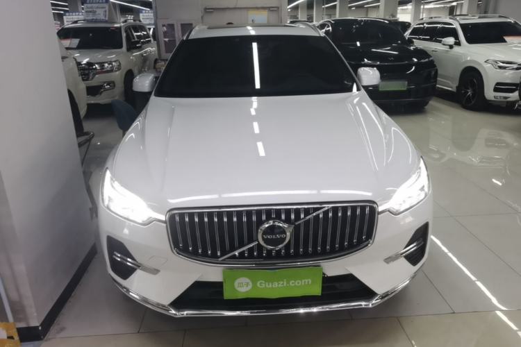Used Volvo XC60 2023 B5 4x4 Smart Luxury Edition Front