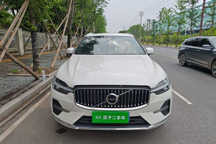 Used Volvo XC60 2023 B5 4x4 SmartDrive Sport Edition Front
