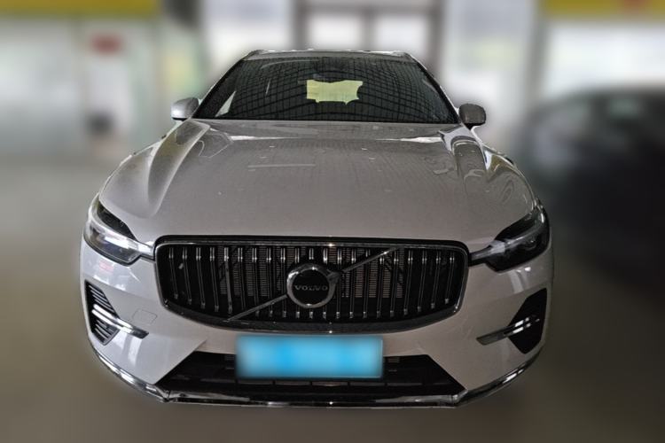 Used Volvo XC60 2023 B5 4x4 Smart Luxury Edition Front