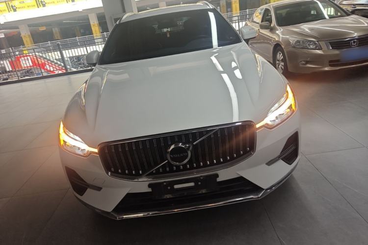 Used Volvo XC60 2023 B5 4x4 Smart Luxury Edition Front