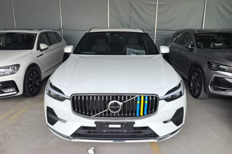 Used Volvo XC60 2023 B5 4x4 Smart Luxury Edition Front