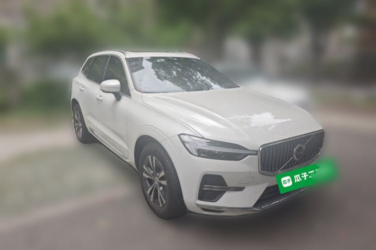 Used Volvo XC60 2023 B5 4x4 Smart Luxury Edition Front Right 45 Deg