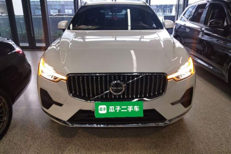 Used Volvo XC60 2023 B5 4x4 Smart Luxury Edition Front