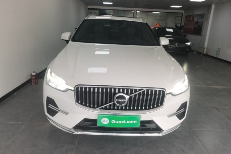 Used Volvo XC60 2023 B5 4x4 Smart Luxury Edition Front