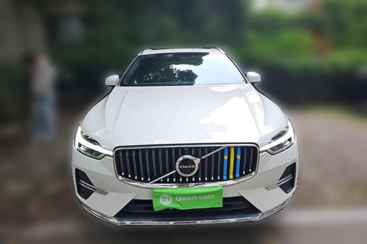 Used Volvo XC60 2023 B5 4x4 Smart Luxury Edition Front