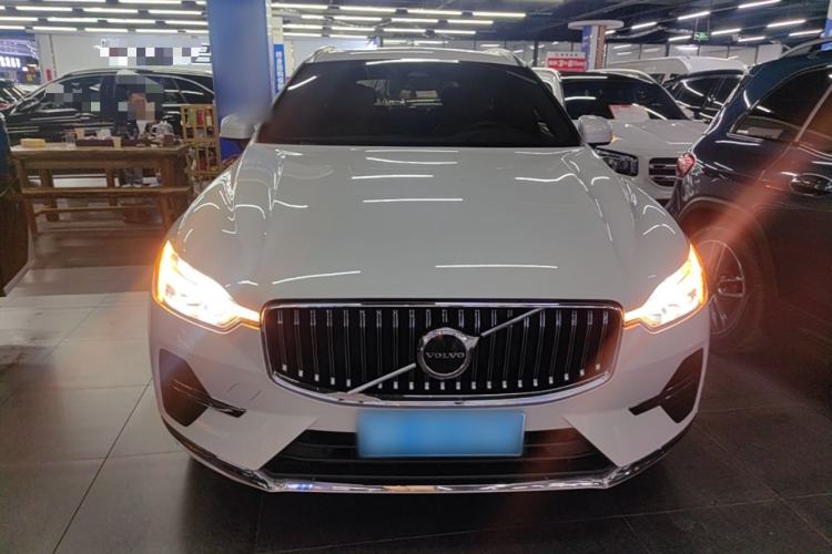 Used Volvo XC60 2023 B5 4x4 Smart Luxury Edition Front