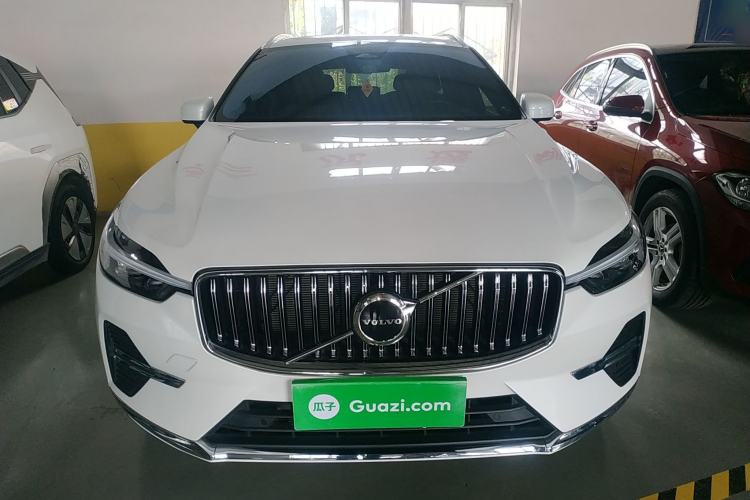 Used Volvo XC60 2023 B5 4x4 Smart Luxury Edition Front
