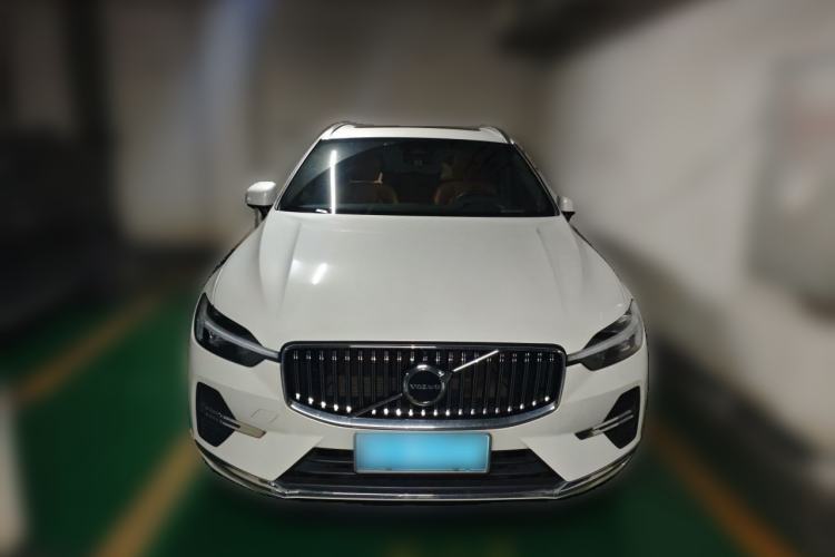 Used Volvo XC60 2023 B5 4x4 Smart Luxury Edition Front