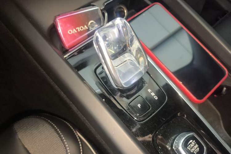 Used Volvo XC60 2023 B5 4x4 SmartDrive Sport Edition Gear Lever