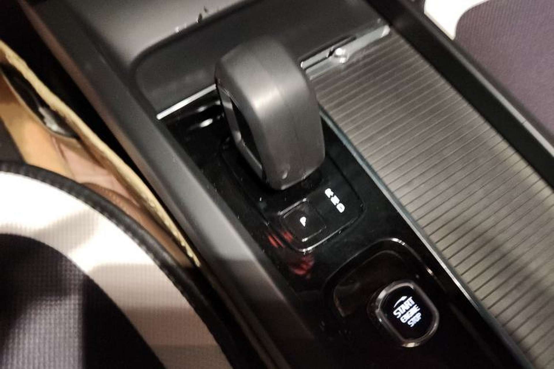 Used Volvo XC60 2023 B5 4x4 Smart Luxury Edition Gear Lever