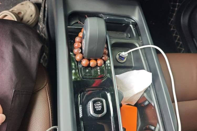 Used Volvo XC60 2023 B5 4x4 Smart Luxury Edition Gear Lever