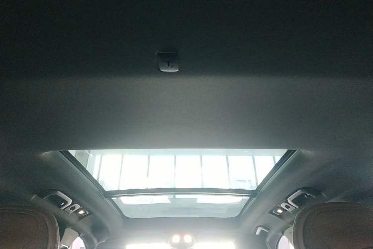 Used Volvo XC60 2023 B5 4x4 Smart Luxury Edition Headliner