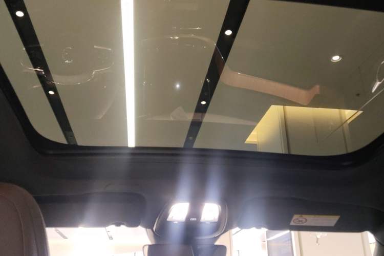 Used Volvo XC60 2023 B5 4x4 Smart Luxury Edition Headliner