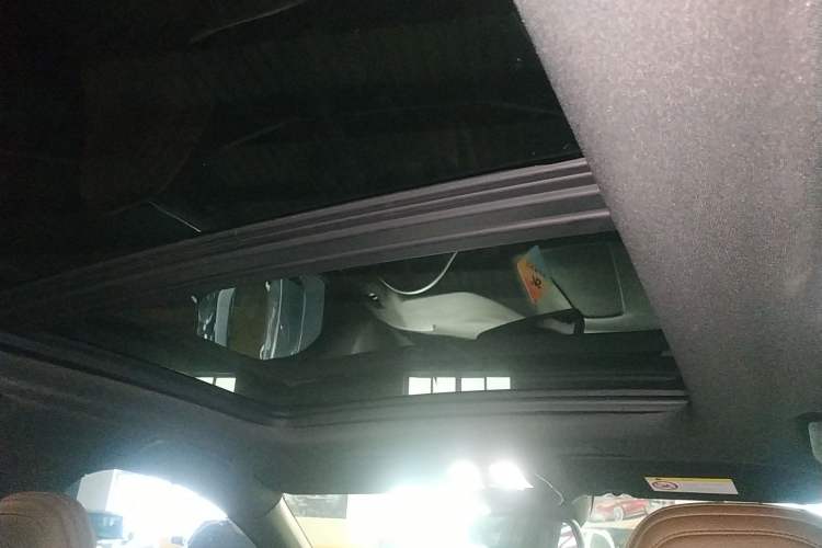 Used Volvo XC60 2023 B5 4x4 Smart Luxury Edition Headliner
