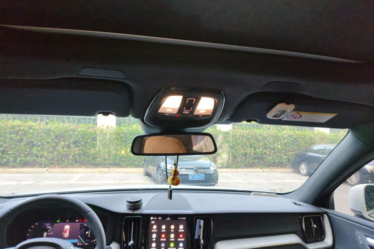 Used Volvo XC60 2023 B5 4x4 Smart Luxury Edition Headliner