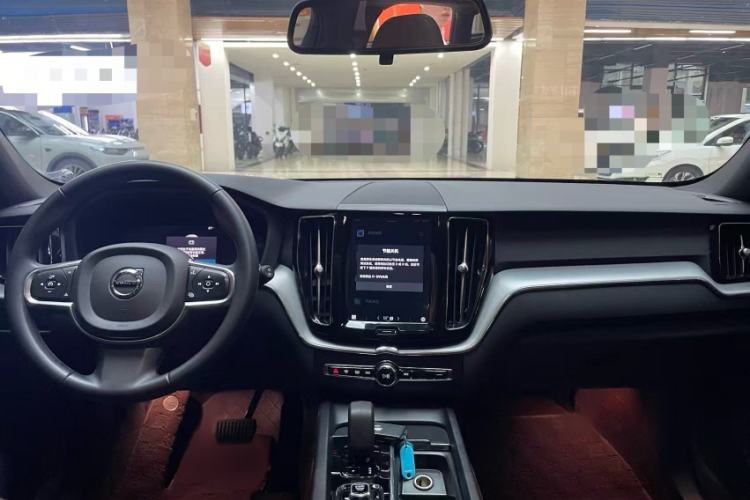 Used Volvo XC60 2023 B5 4x4 Smart Luxury Edition Interior 1