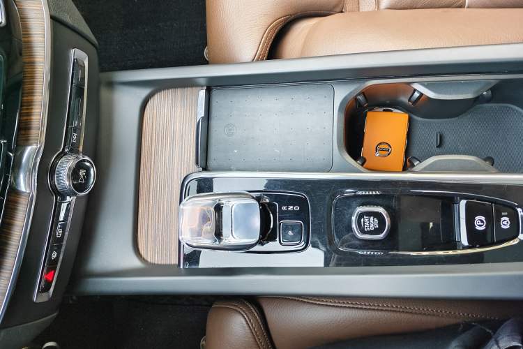 Used Volvo XC60 2023 B5 4x4 Smart Luxury Edition Interior 1