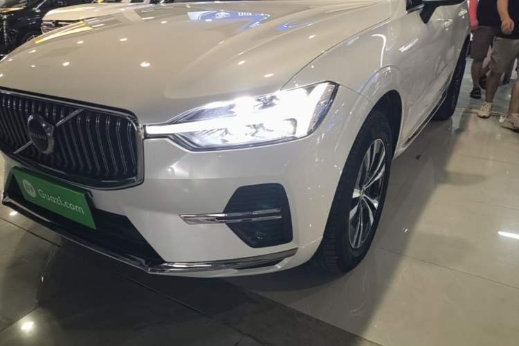 Used Volvo XC60 2023 B5 4x4 Smart Luxury Edition Left Front Headlight