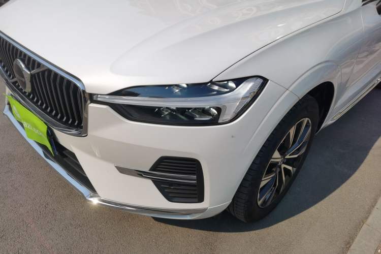 Used Volvo XC60 2023 B5 4x4 Smart Luxury Edition Left Front Headlight