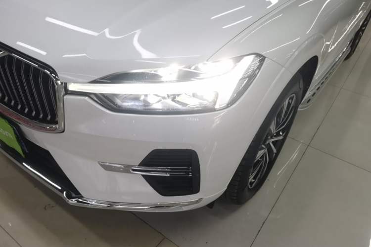 Used Volvo XC60 2023 B5 4x4 Smart Luxury Edition Left Front Headlight