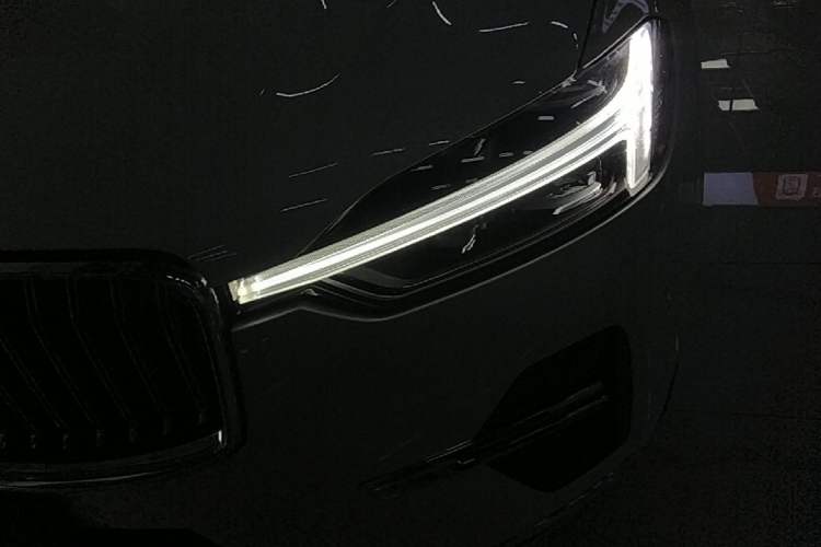 Used Volvo XC60 2023 B5 4x4 Smart Luxury Edition Left Front Headlight