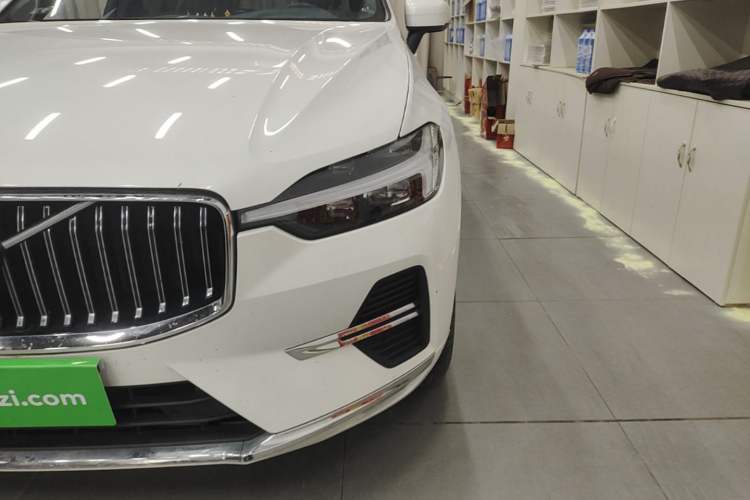 Used Volvo XC60 2023 B5 4x4 Smart Luxury Edition Left Front Headlight