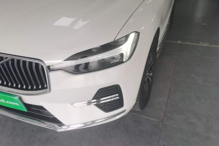 Used Volvo XC60 2023 B5 4x4 Smart Luxury Edition Left Front Headlight