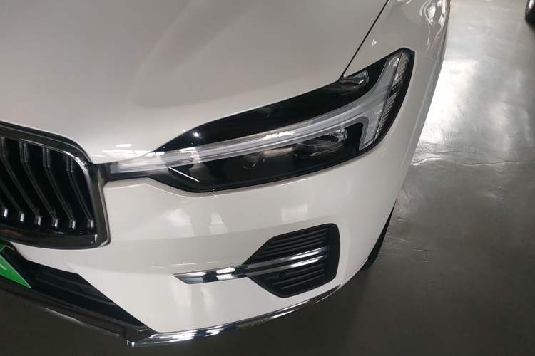 Used Volvo XC60 2023 B5 4x4 Smart Luxury Edition Left Front Headlight