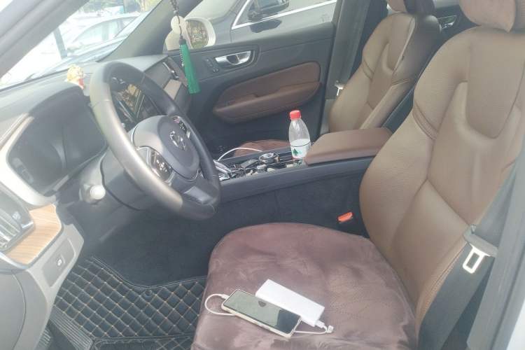 Used Volvo XC60 2023 B5 4x4 Smart Luxury Edition Left Front Seat