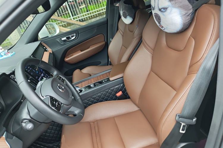 Used Volvo XC60 2023 B5 4x4 SmartDrive Sport Edition Left Front Seat