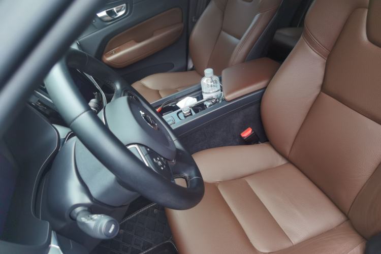 Used Volvo XC60 2023 B5 4x4 Smart Luxury Edition Left Front Seat