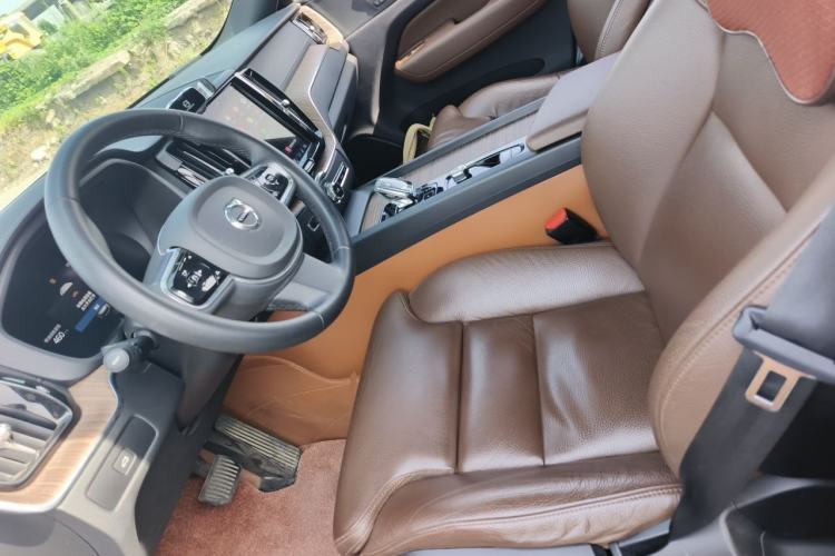 Used Volvo XC60 2023 B5 4x4 Smart Luxury Edition Left Front Seat