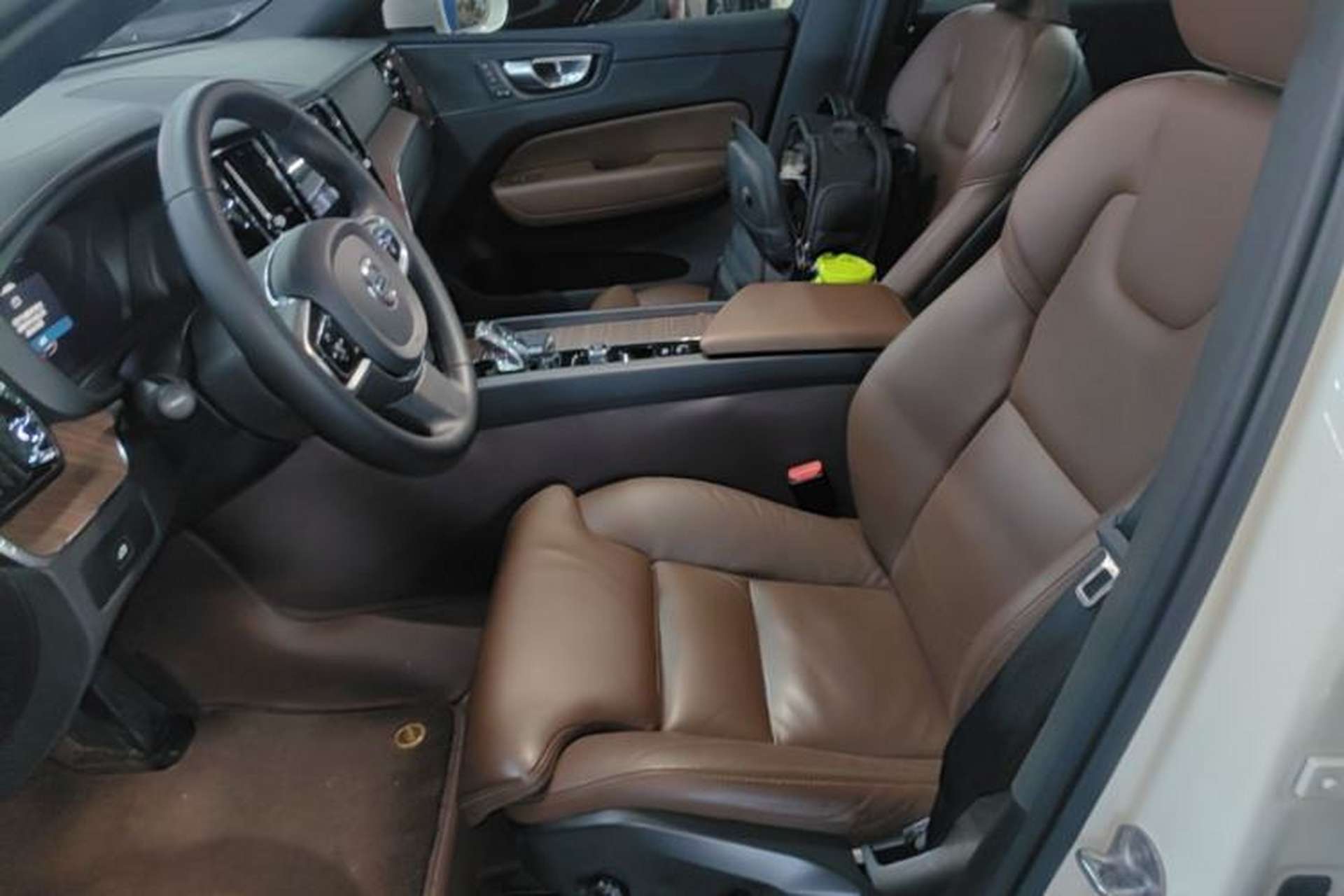 Used Volvo XC60 2023 B5 4x4 Smart Luxury Edition Left Front Seat
