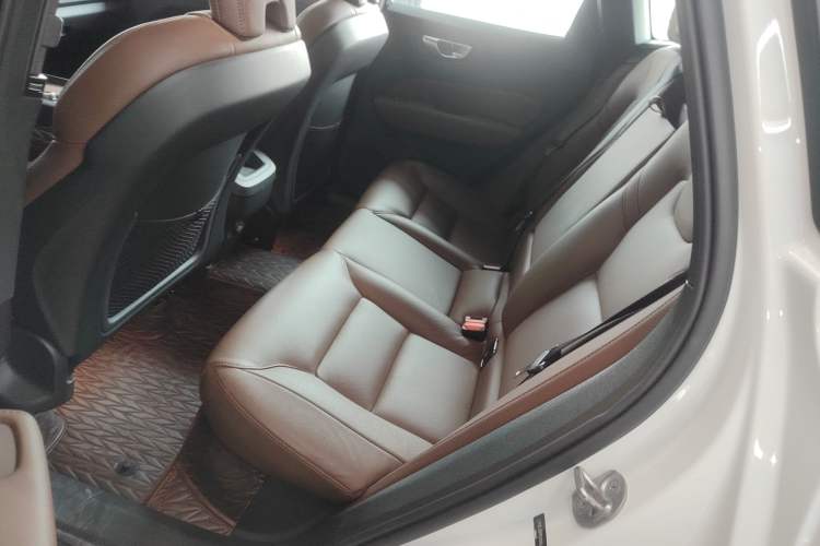 Used Volvo XC60 2023 B5 4x4 Smart Luxury Edition Left Rear Seat