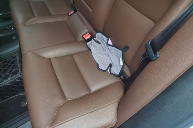 Used Volvo XC60 2023 B5 4x4 Smart Luxury Edition Left Rear Seat